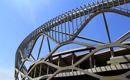 如何防止久治钢结构焊接热变形？