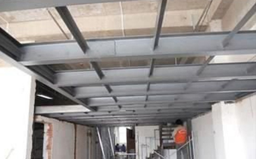 钢结构久治钢结构隔层如何做才性价比更高