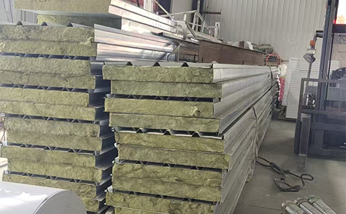 久治彩钢夹芯板