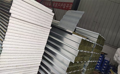 久治彩钢夹芯板